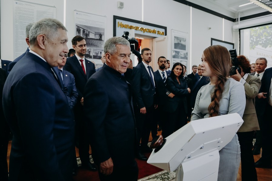 Робот-помощник пациентов и врачей, а также система антиплагиата для татарского языка Робот-помощник пациентов и врачей, а также система антиплагиата для татарского языка