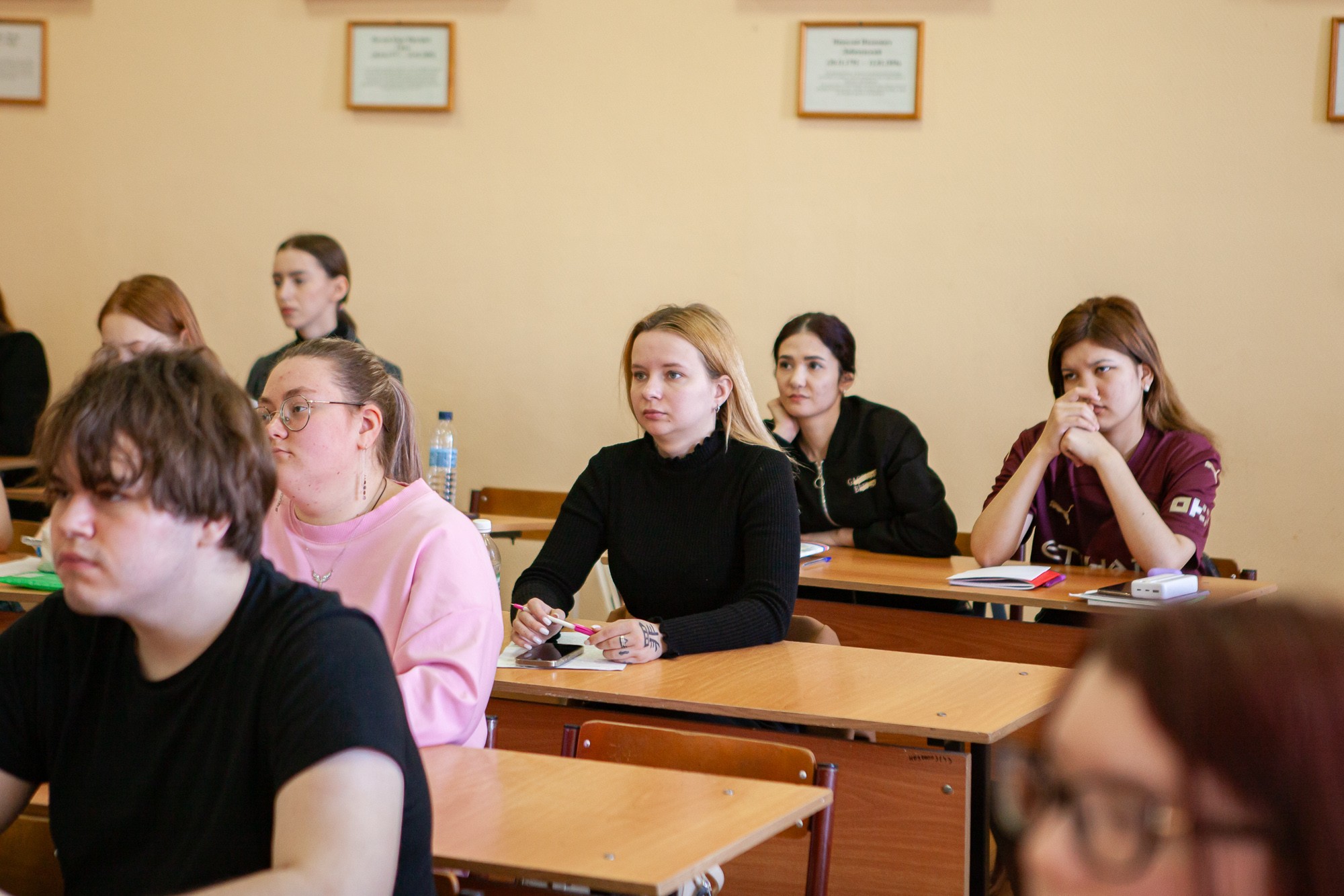 Кафедра всеобщей и отечественной истории в рамках Итоговой научно-образовательной конференции студентов провела две секции. Кафедра всеобщей и отечественной истории в рамках Итоговой научно-образовательной конференции студентов провела две секции.