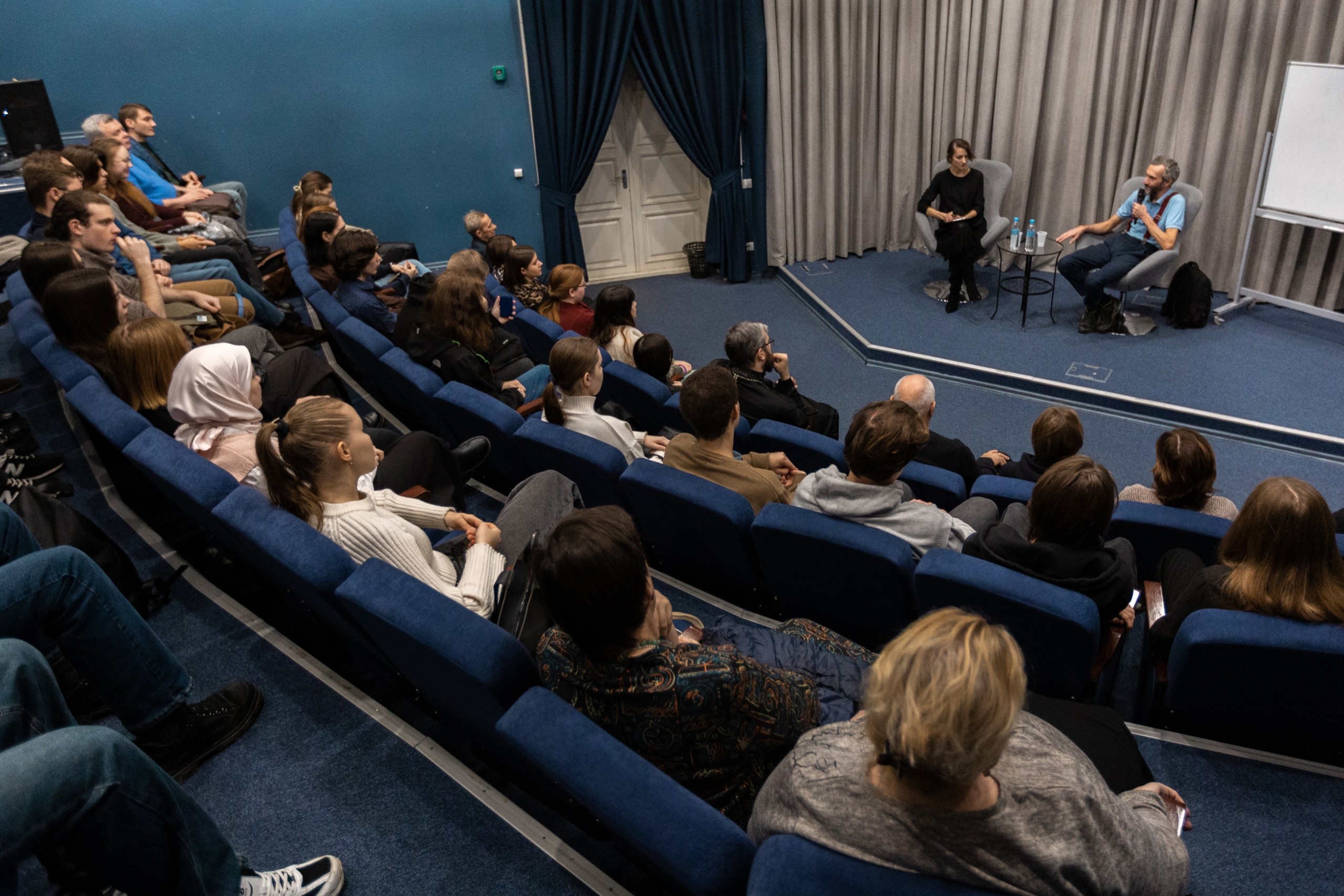 На кафедре религиоведения состоялась встреча, посвящённая взаимодействию науки и религии На кафедре религиоведения состоялась встреча, посвящённая взаимодействию науки и религии