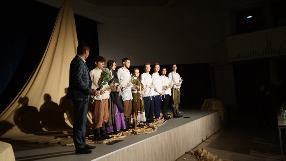 ����� ������ �� ������� ���� �������� '���������� �������' �� ������������� ������ '������'