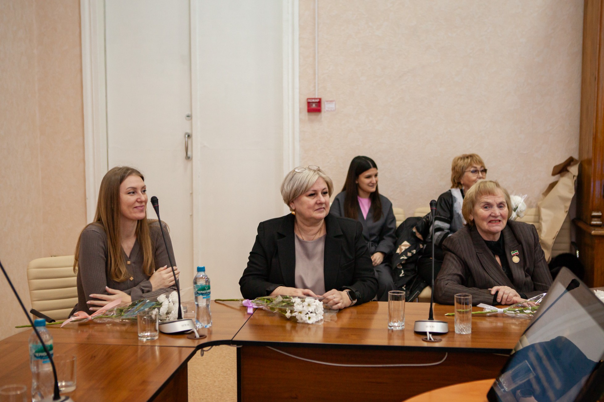 'КФУ ? школе': прошла презентация монографии о школьном образовании Елабуги 'КФУ ? школе': прошла презентация монографии о школьном образовании Елабуги