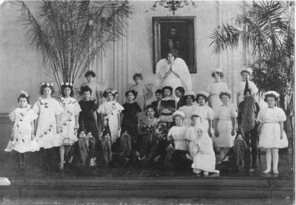 Зимние праздники в Стахеевском епархиальном училище Зимние праздники в Стахеевском епархиальном училище