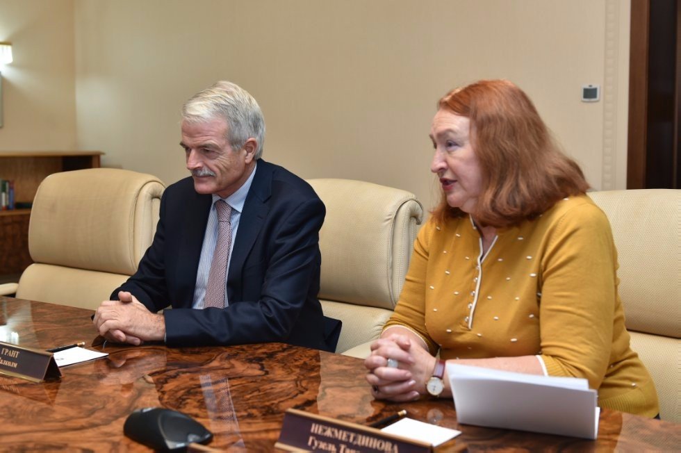 Chairman of NHS England Malcom Grant Visits Kazan University