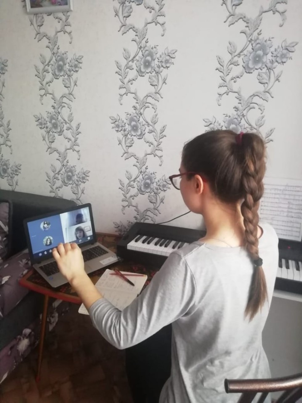 Дистанционное обучение студентов-музыкантов, или 65 дней у экрана компьютера Дистанционное обучение студентов-музыкантов, или 65 дней у экрана компьютера