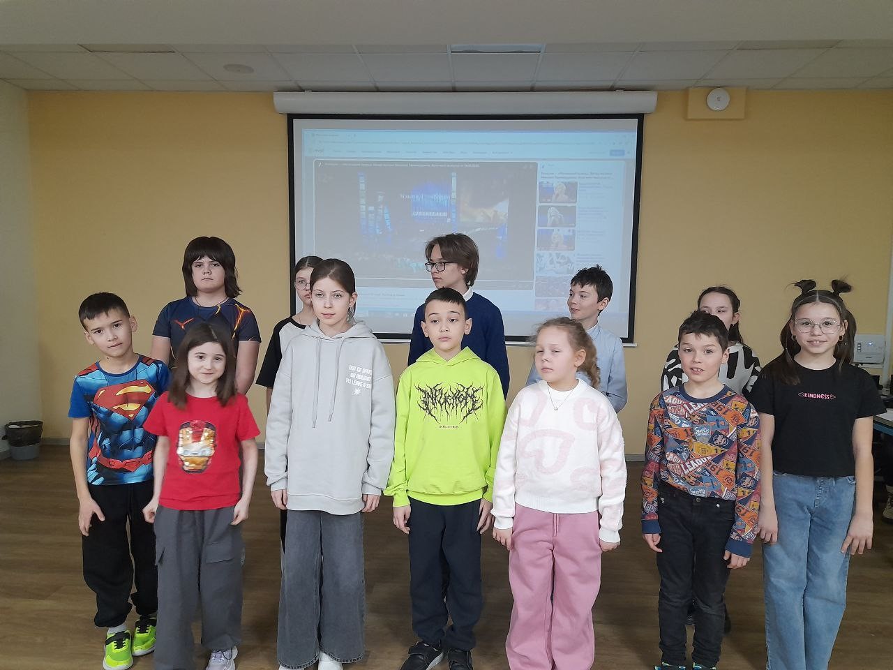 Репетиция детского спектакля по повести 'Маленький принц' в детском театре КФУ 'Радуга' Репетиция детского спектакля по повести 'Маленький принц' в детском театре КФУ 'Радуга'