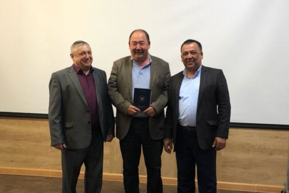 АО 'Матен Петролеум' наградил КФУ благодарственным письмом АО 'Матен Петролеум' наградил КФУ благодарственным письмом