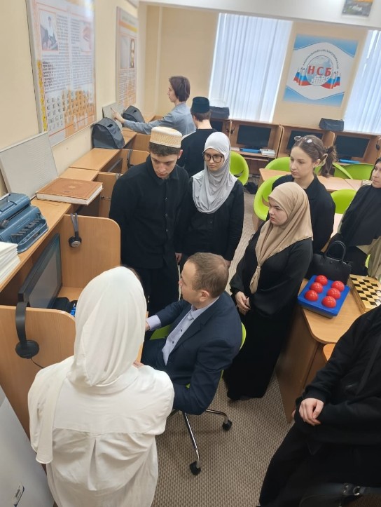 Студенты-теологи посетили мечеть Студенты-теологи посетили мечеть