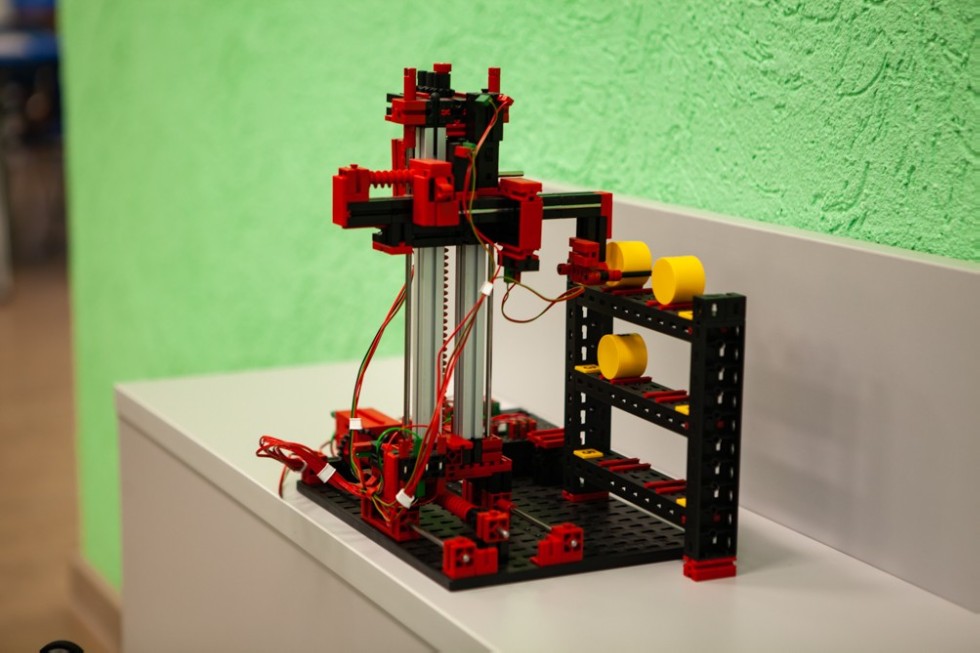 ����������