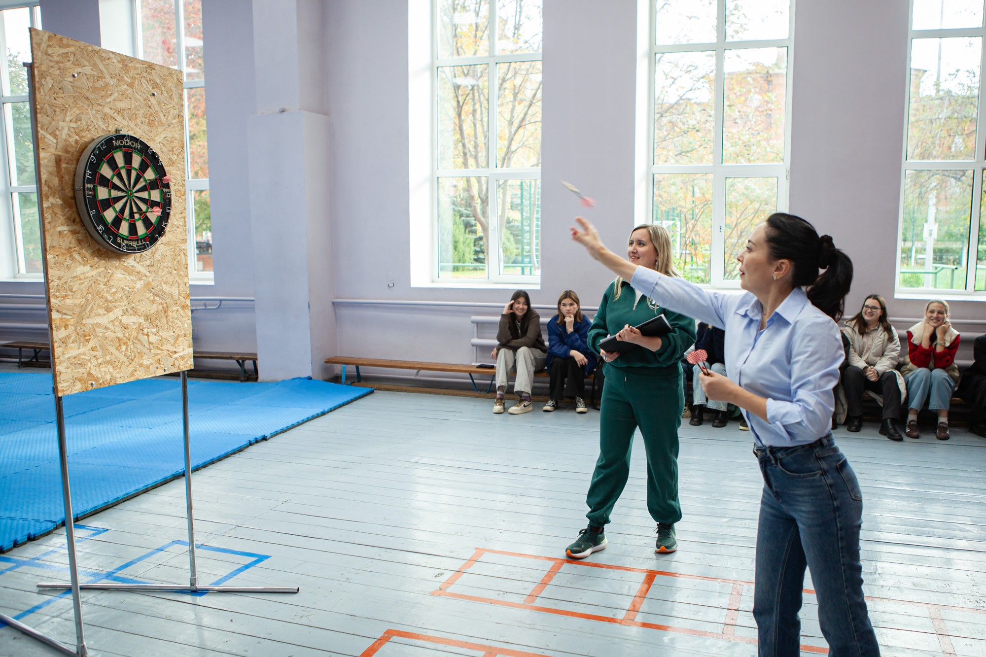 В Елабужском институте КФУ прошли соревнования по дартс В Елабужском институте КФУ прошли соревнования по дартс