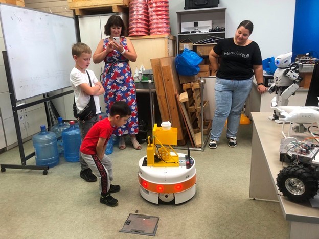 Children visited Laboratory of Intelligent Robotics Systems