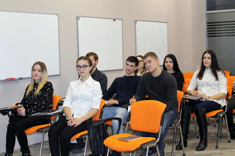 Экскурсия и персональный тренинг для будущих выпускников кафедры банковского дела в АО 'ТАТСОЦБАНК' Экскурсия и персональный тренинг для будущих выпускников кафедры банковского дела в АО 'ТАТСОЦБАНК'