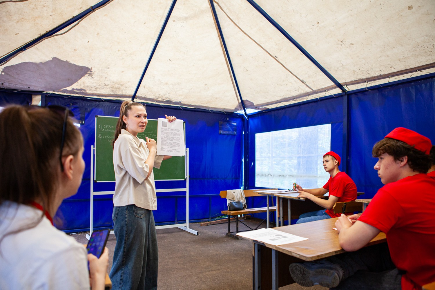 Глава ЕМР встретился со школьниками из ЛНР Глава ЕМР встретился со школьниками из ЛНР