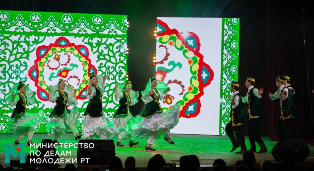 День народного единства ? это не просто дата в календаре, это символ сплоченности и взаимопонимания между различными народами, населяющими нашу страну. День народного единства ? это не просто дата в календаре, это символ сплоченности и взаимопонимания между различными народами, населяющими нашу страну.