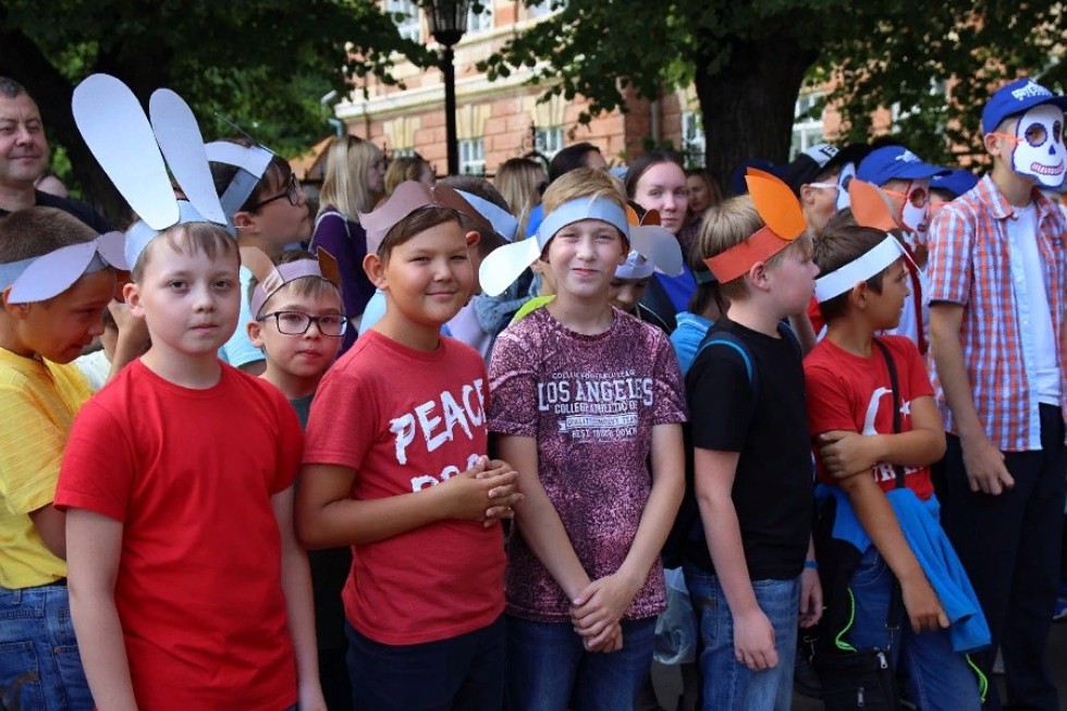 Все мы родом из детства Все мы родом из детства