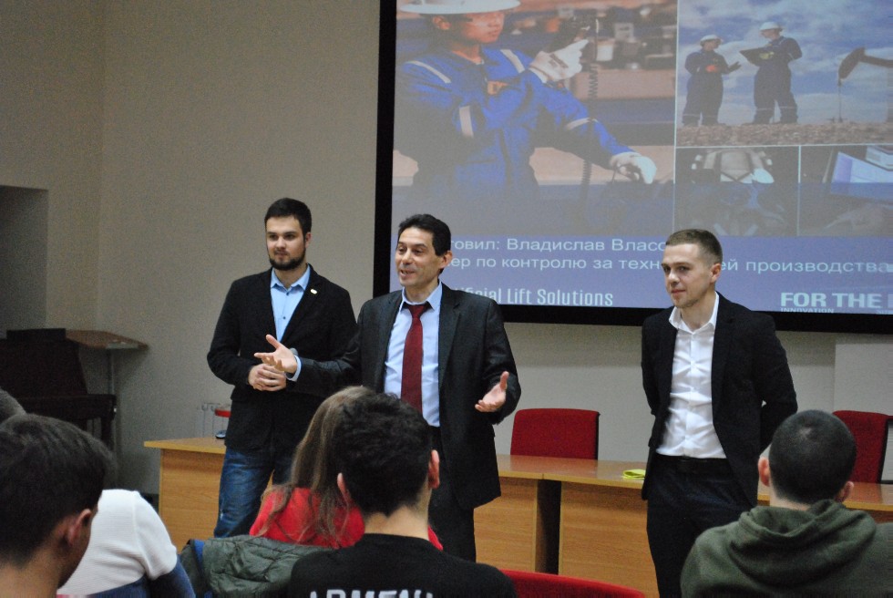 �������� Schlumberger ������� ����������� ������ ��� ��������� ���