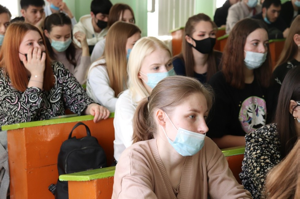 Студенты Елабужского института посетили лекцию о вреде наркотиков