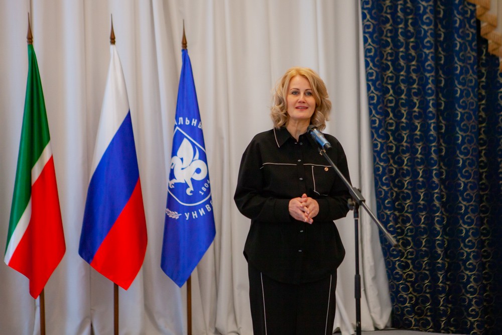 Елабужский институт отметил 125-летие императорским балом Елабужский институт отметил 125-летие императорским балом