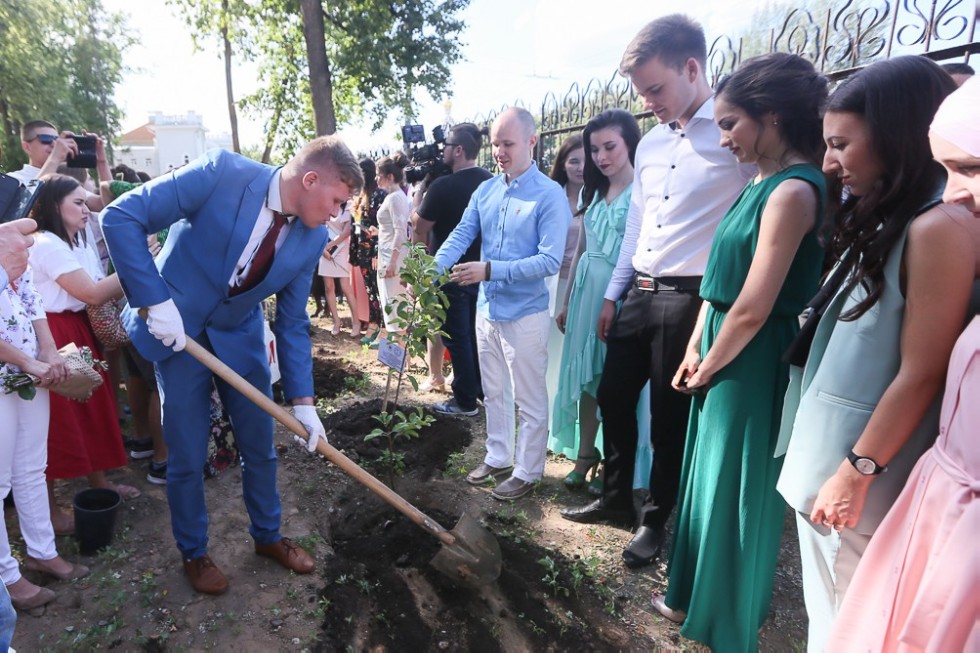 Apple orchard planted to celebrate first graduation of medical doctors in 88 years