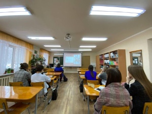 Гаязова Альбина Рамилевна, сходила в свою школу - МБОУ Арскую гимназию №5 в РТ, Комарова Алиса посетила школу МБОУ СОШ 18 города Ижевска.