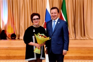 Юридический факультет поздравляет М.Е. Клюкову с присвоением ей почётного звания 