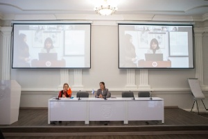 Онлайн-встреча по культурному обмену для китайских и российских студентов 'Цзясин и Елабуга в моих глазах'