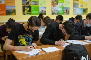 Студенты Елабужского института КФУ приняли участие в Международной акции 'Диктант Победы'