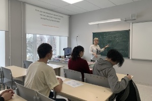 Преподаватели кафедры математики и прикладной информатики продолжают вести блок занятий, посвященный подготовке к ЕГЭ