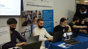An employee of the Laboratory of intelligent robotic systems took part in the Science Festival for the 1-year students of Kazan Federal University ,LIRS, ITIS, robotics