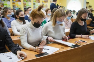 Студенты Елабужского института КФУ приняли участие в Международной акции 'Диктант Победы'