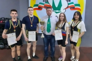 Студенты Елабужского института стали победителями в Первенстве Республики Татарстан по пауэрлифтингу