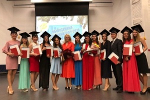 Graduates-honors of Elabuga Institute of KFU receive diplomas Magna cum Laude from the university top officials