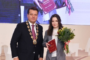 Аспирантка Химического института получила стипендию мэра г. Казани