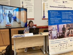 Employees of the Laboratory of Intelligent Robotic Systems demonstrated their developments to representatives of PJSC  ,LIRS, ITIS, robotics, Gazprom, exhibition