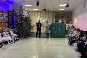 Руководство Елабужского института КФУ приняло участие в новогоднем мероприятии в селе Морты