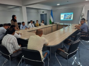 Заместитель директора по развитию ИТИС Ирина Максимова посетила выставку 'Образование и профессия' в Ташкенте