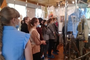 Студенты Елабужского института КФУ посетили музей - усадьбу Дуровой