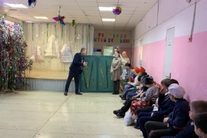 Руководство Елабужского института КФУ приняло участие в новогоднем мероприятии в селе Морты